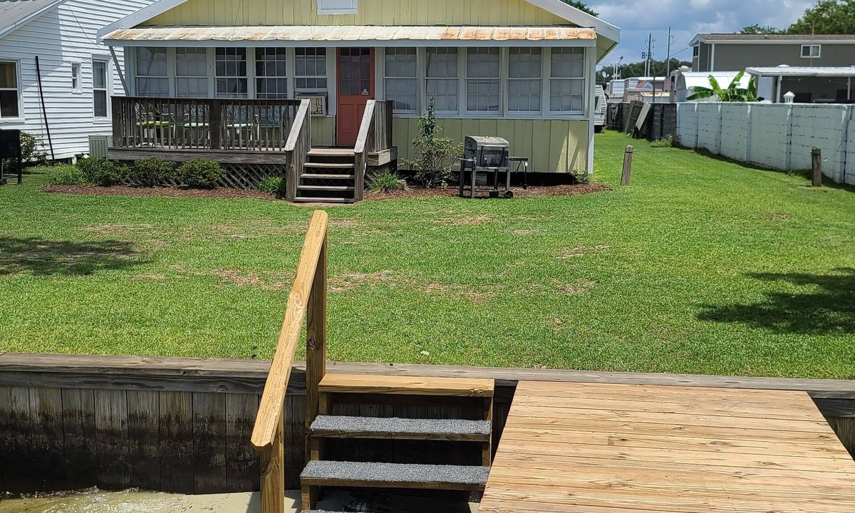 White Lake Cottage | Tyson's Bungalow, the Spacious 5-bedroom cottage in White Lake