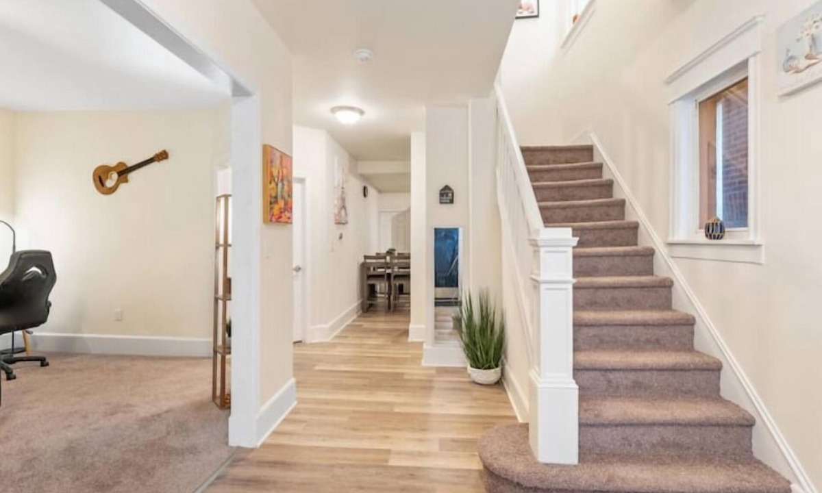 Wilmington House | Unique 10 bedrooms for 20+Person