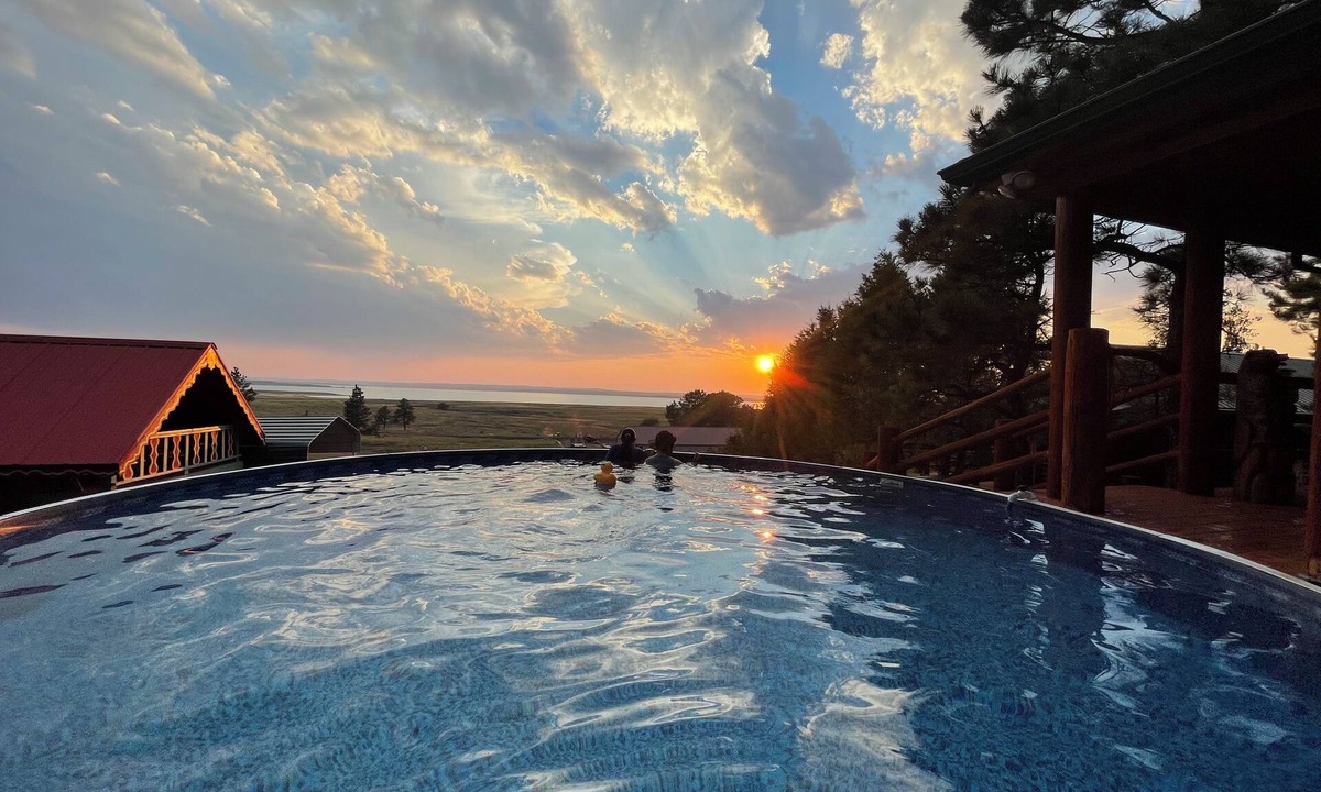 Pine Haven Cabin | Unique Peaceful Cabin at Keyhole/Coffee/Pool/Deck