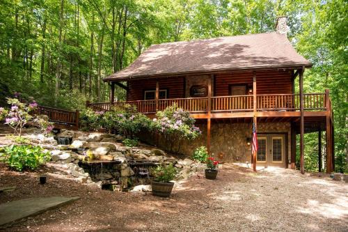 Butler House | Unplug & Unwind: Glamping Getaway on Watauga Lake, Tennessee