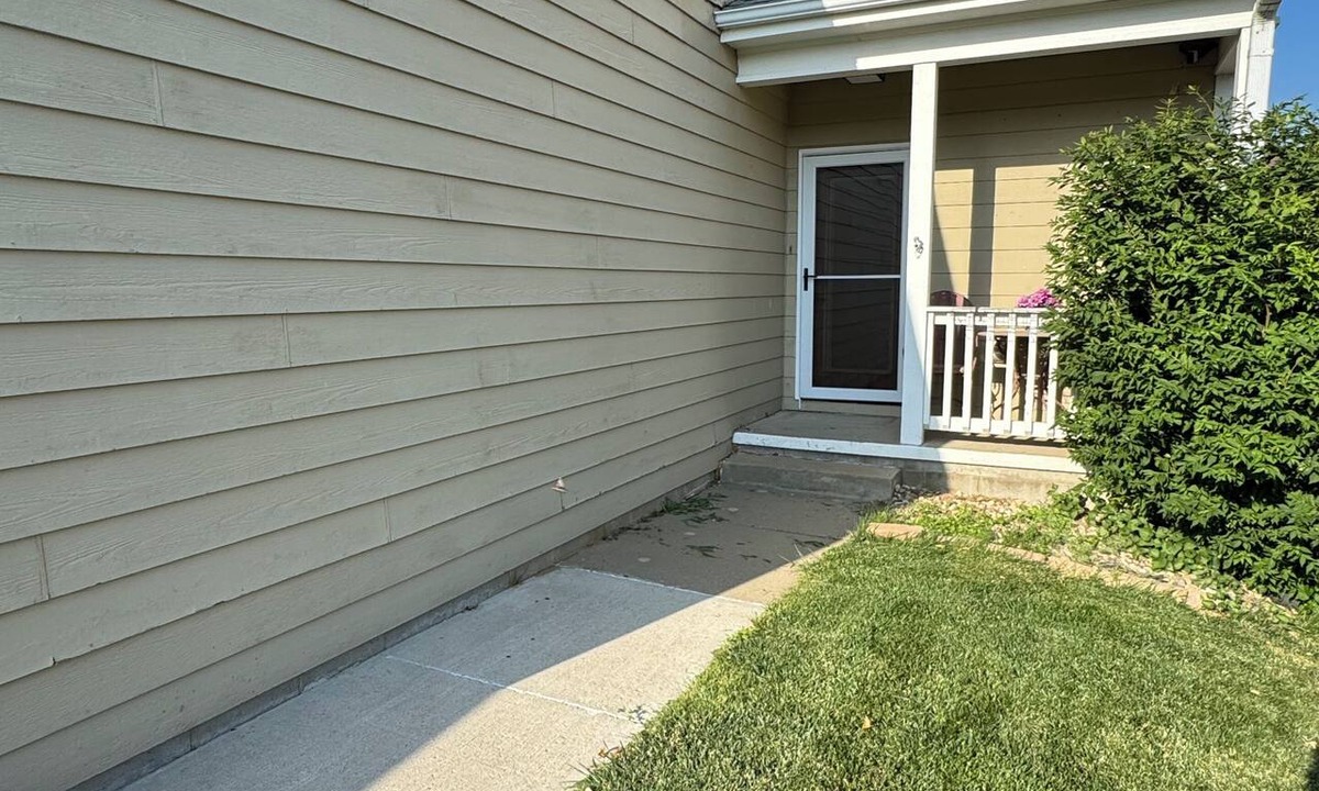 North Sioux City Condo | Unwind by the Lake - Spacious 3BR Condo, Minutes from Sioux City