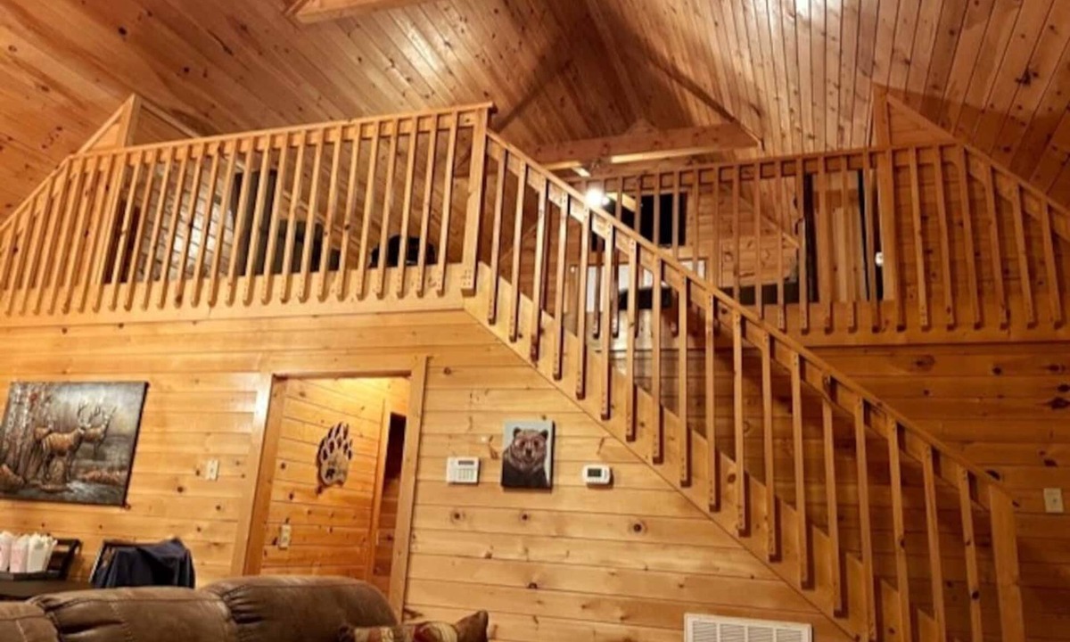 Sevierville Cabin | Unwind, Relax and Bond with Family & Friends in this Private Country Charmer.SFT