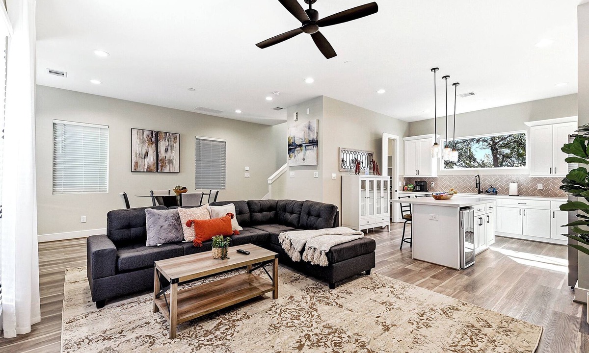 Spring Branch West House | Upscale Gated 3BR wGarage Near CityCentre & Memorial