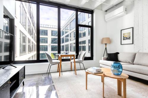 Uptown Apartment | Uptown 1BR w Gym Rooftop Pool 2 blocks to L CHI-383