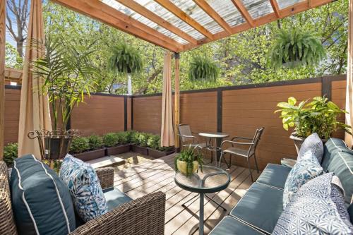 McGinley Square Apartment | Urban Oasis 3BR Duplex w/Patio Easy NYC Access