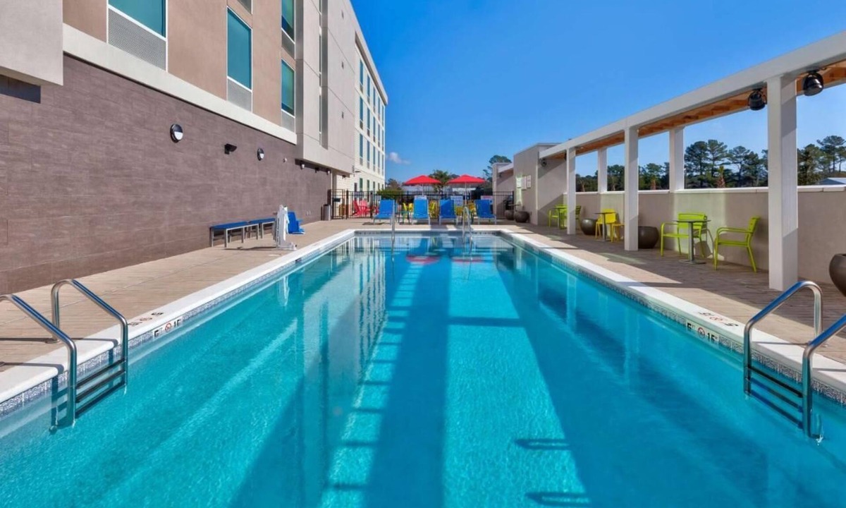 Wilmington Hotel | Urban Oasis! 4 Units w/FREE Breakfast and Kitchen! Pets Allowed, Parking!