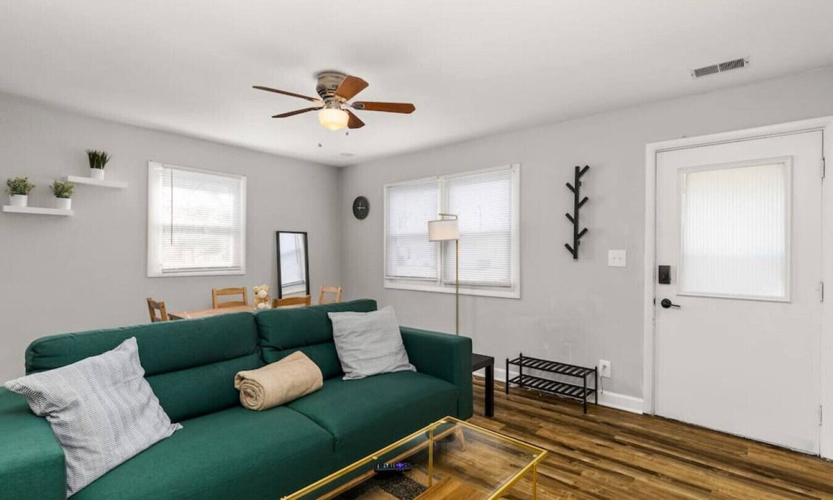 Peoria Heights House | VERDE VIBES - Cute 2BD home in the Heights