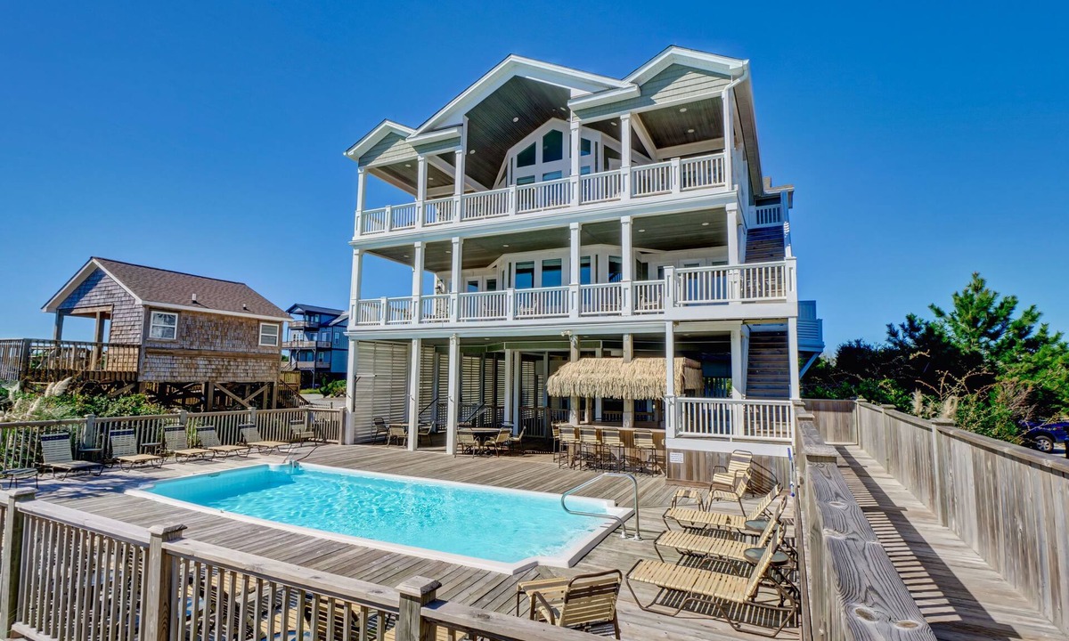 Sneads Ferry House | Very Large Oceanfront/Pool/Elevator/Tiki Bar/-Southern Grace on Topsail Island