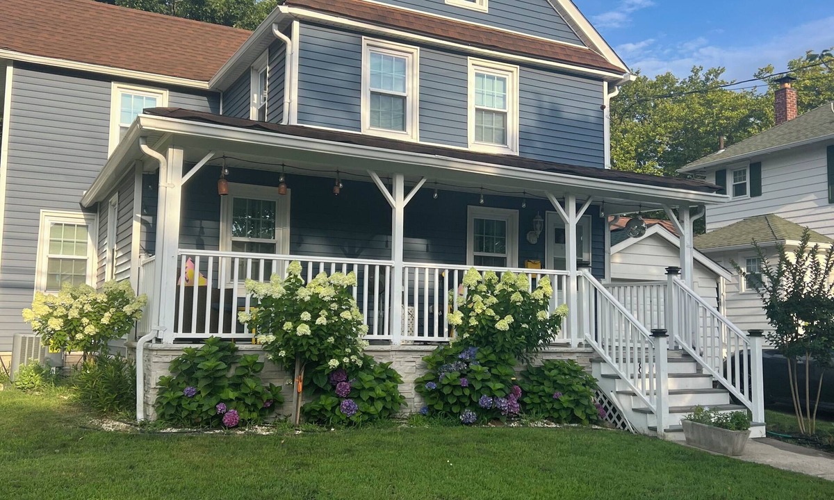 Ocean Township House | Vibrant Asbury Park Escape—Beach, Music, Art, and Dining at your doorstep.