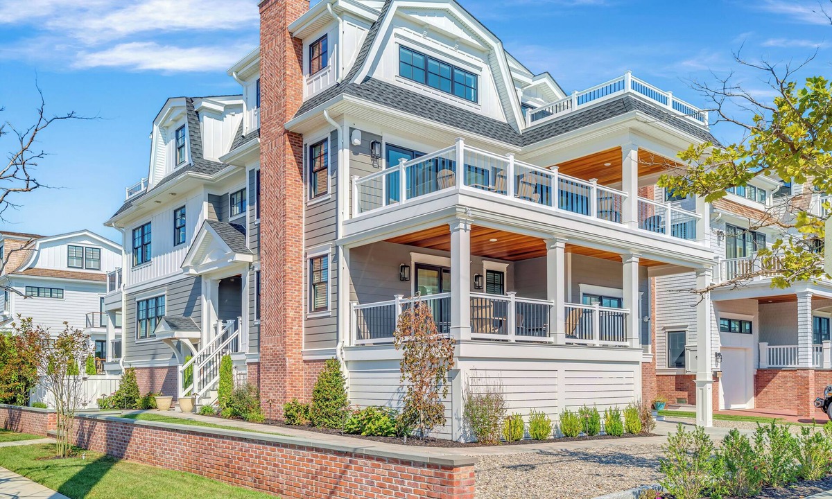 Avalon House | Victory Bliss - 6 bedroom/6 on-suite - Sleeps 16 - Pool & Elevator by Victory