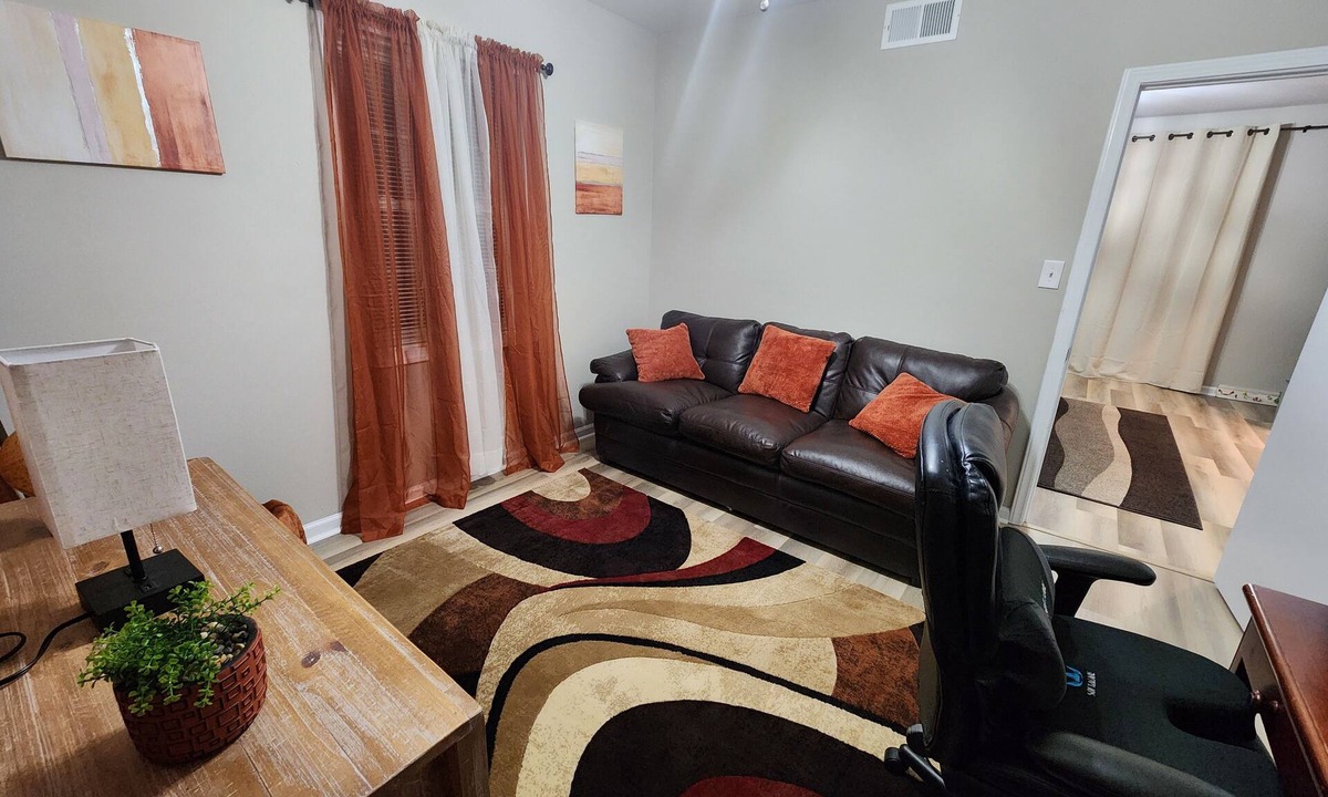 Monroe Apartment | Vintage Charm, Modern Comfort