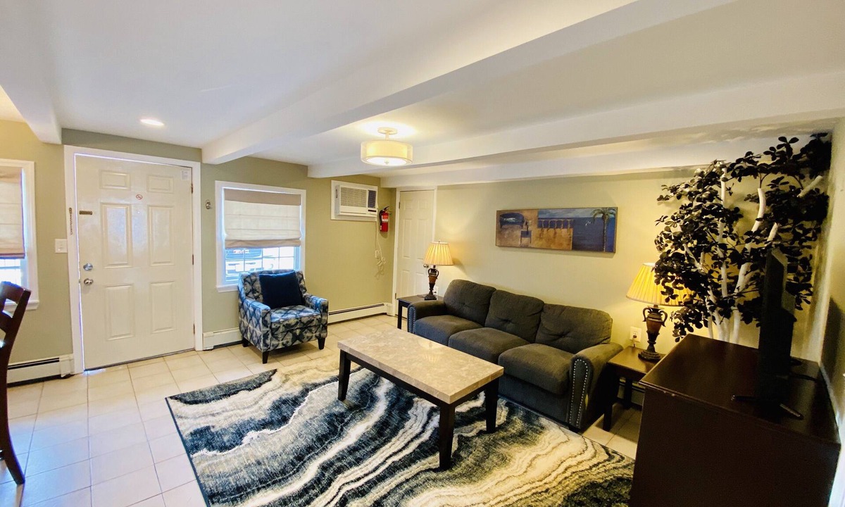 Seaside Heights Apartment | VRBO PREMIER HOST LISTING - 1 BR SUITE - TWO POOLS. Full Kit & Liv Rm
