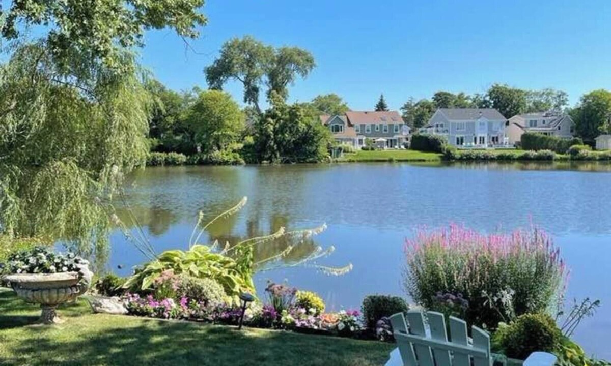 Spring Lake Bed & Breakfast | Walden on the Pond Hotel