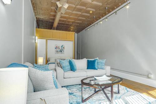 Terry Sanford Apartment | Walk Downtown | Rooftop Patio + 2 King Beds