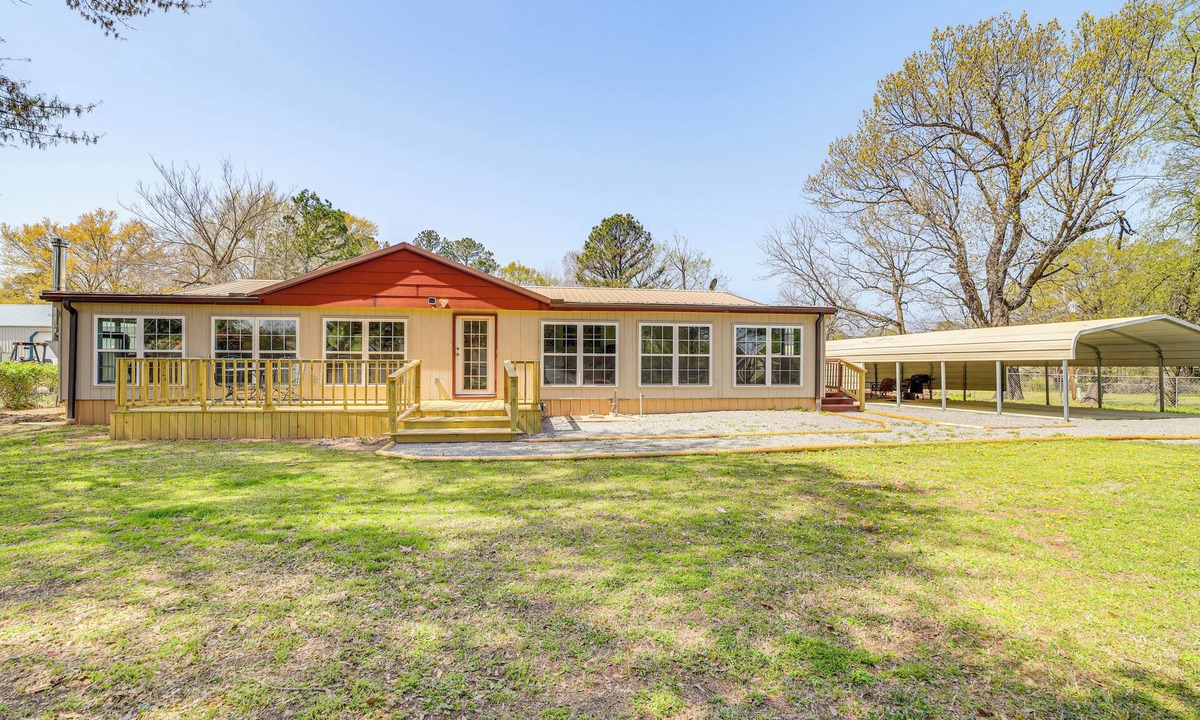 Longtown House | Walk to Beach: Eufaula 'Fisherman’s Delight' Home