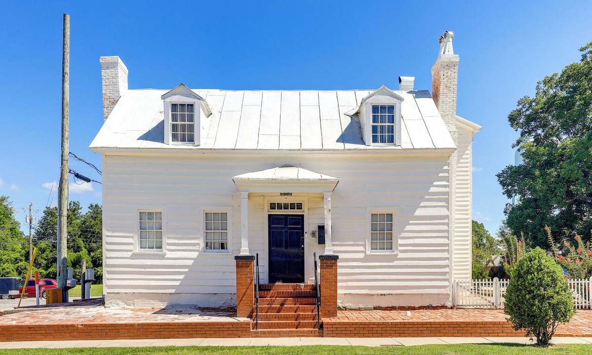 New Bern House | Walk to Downtown New Bern! Historic Family Home