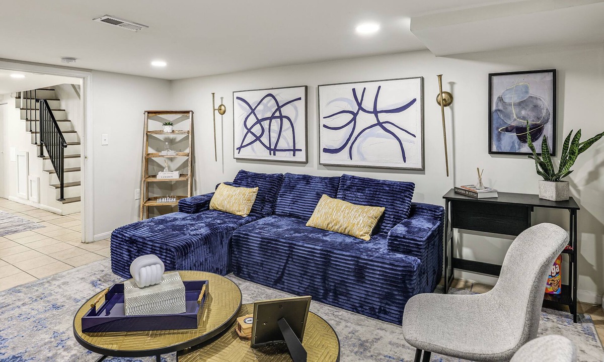 Greektown House | Walk to Patterson Park! Pet-Friendly Townhome