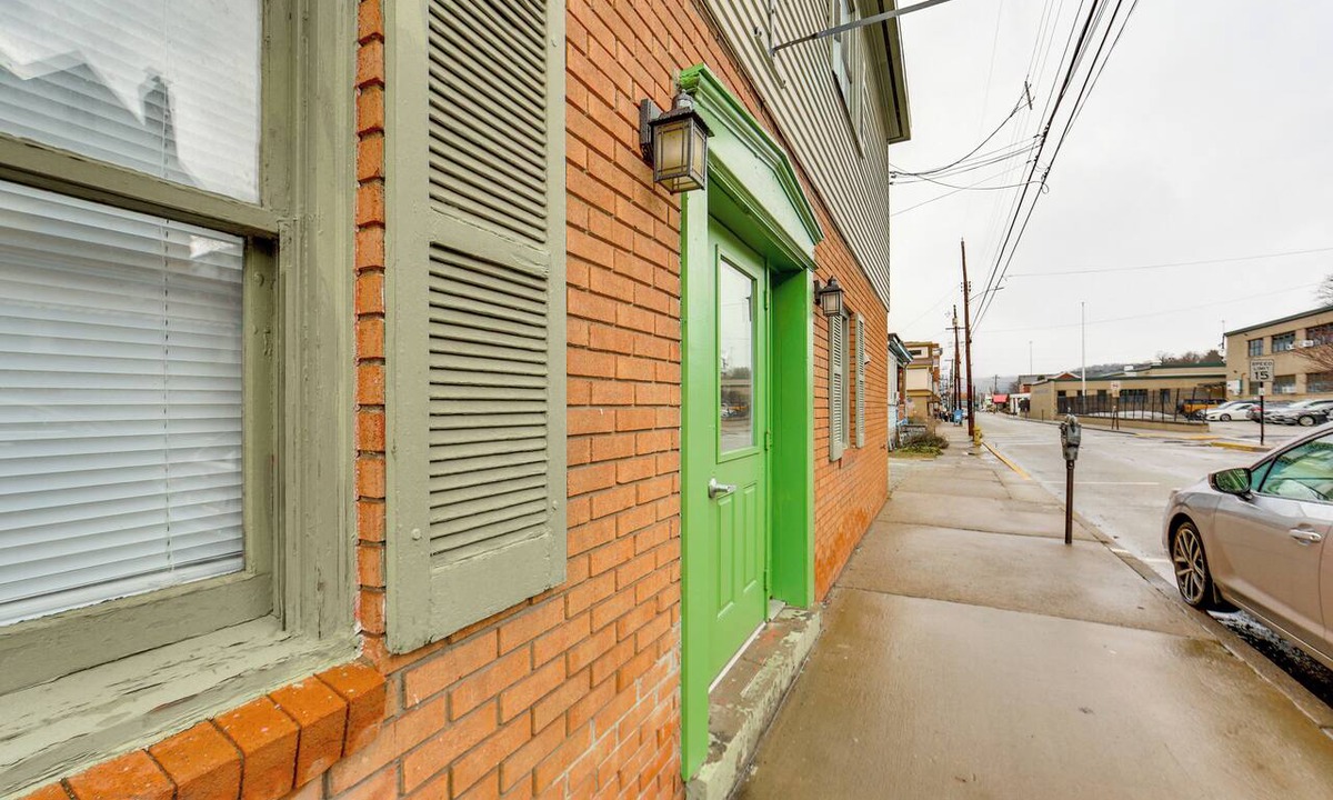 Elizabeth Apartment | Walk to Shops & Eats: Apt in Downtown Elizabeth