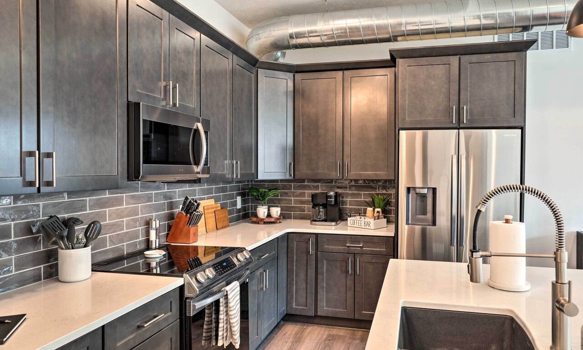Downtown Lincoln Apartment | Walk to UNL Campus: Dtwn Lincoln Loft Apt!