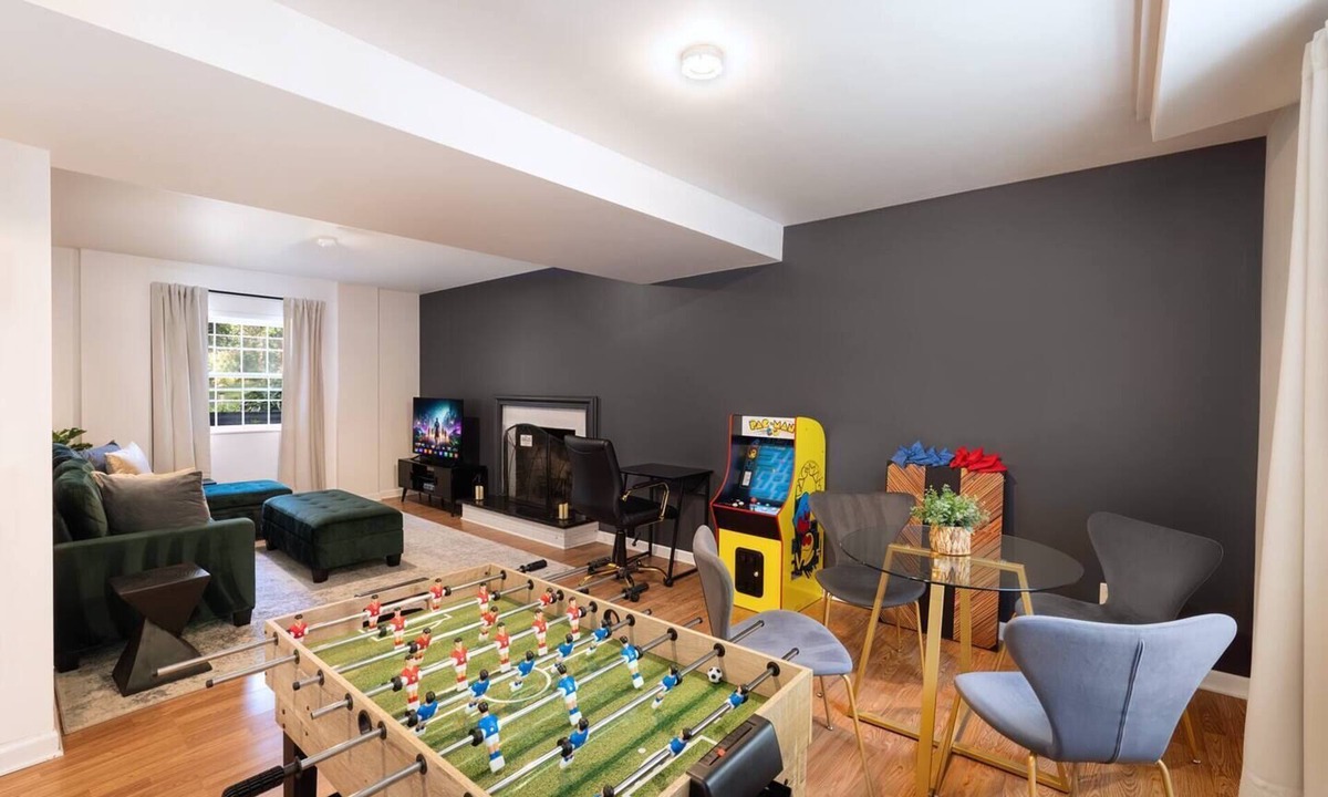 Fifeville House | Walk to UVA, Hospital, 4 BDR, Game Room