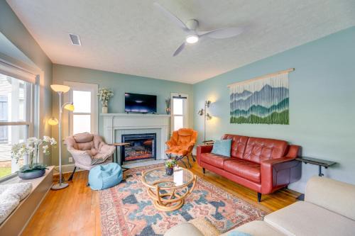 Burgaw House | Walkable Escape in Dtwn Burgaw! Quiet Home w/Yard