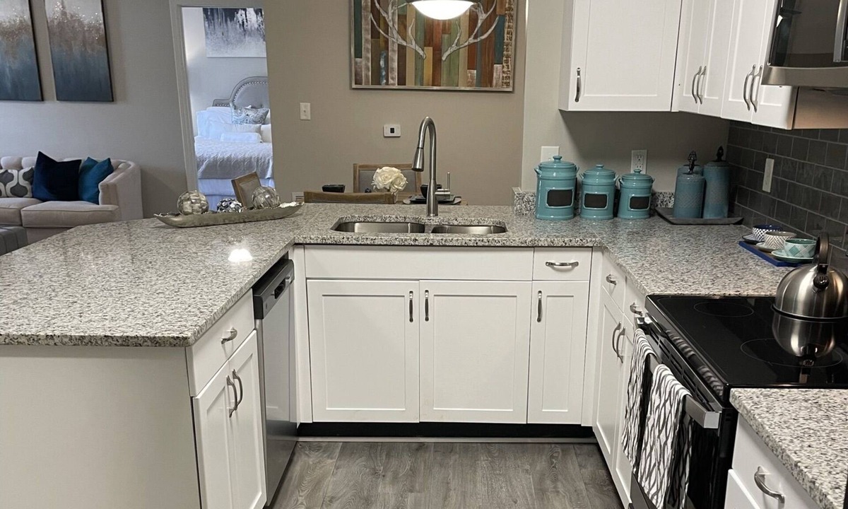 National Hills Apartment | Walking distance to The Masters!