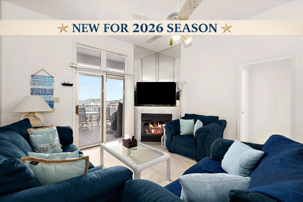 Heron Harbour Isle House | Waterfront Heron Harbour Condo with Bay Views Pool and Tennis