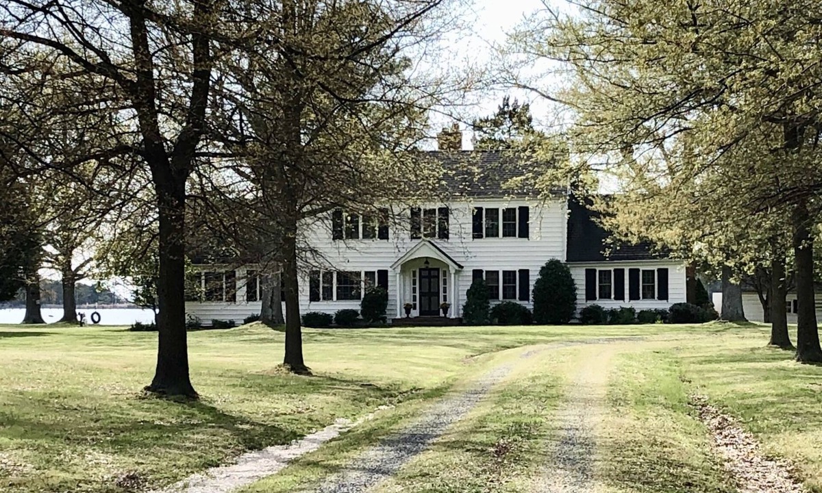 Cambridge House | Waterfront Home, Large Property with Pool, Discount for Monthly/Seasonal Rentals