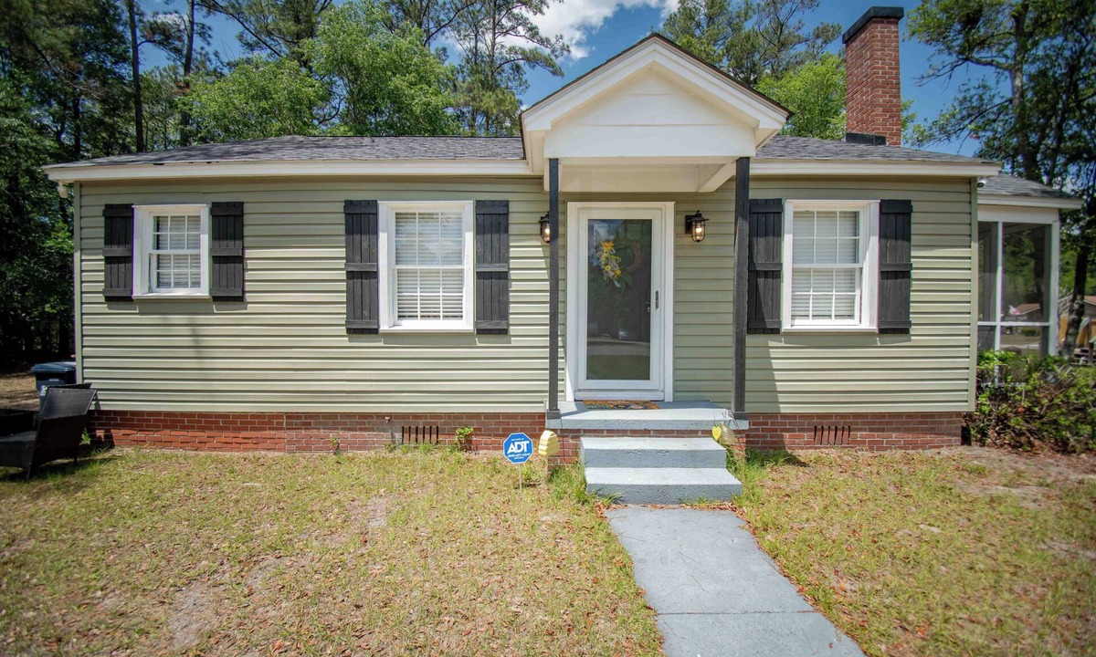 Hampton House | Welcome to the Honey House in beautiful Hampton South Carolina