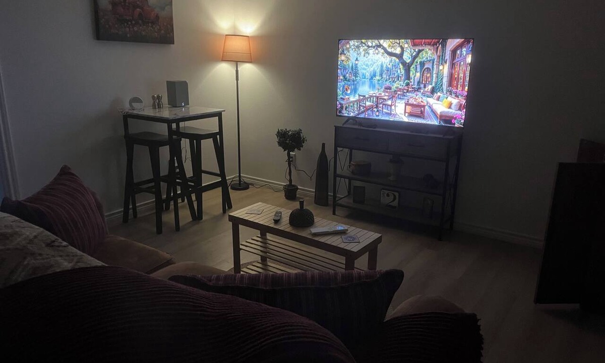 Gatesville Apartment | Welcoming apartment with AC in charming Gatesville King Bed with Twin Roll Away