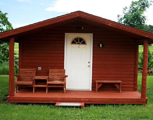 Sturgis House | Welcoming Dry Cabin with Resort Amenities Near Black Hills in Sturgis, South Dakota