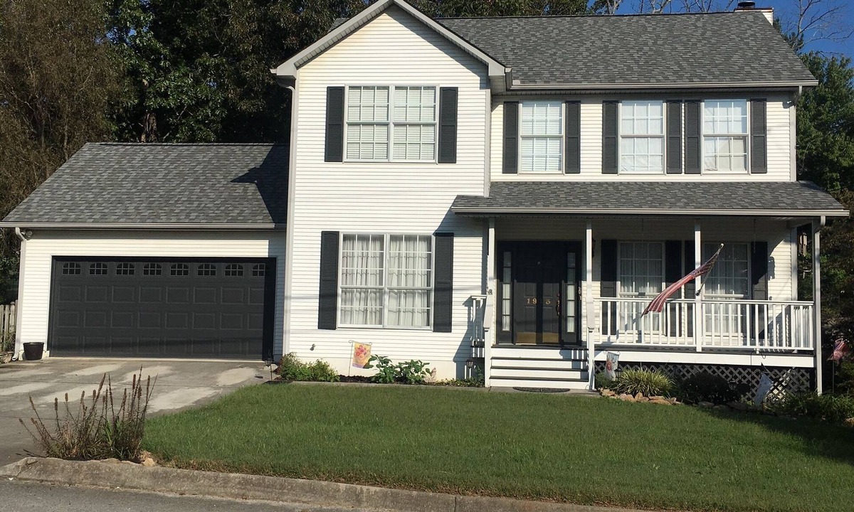 Ashley Oaks House | West Knoxville’s Modern Home Dog Friendly-Crib Easy Access UT-Airport-Oak Ridge