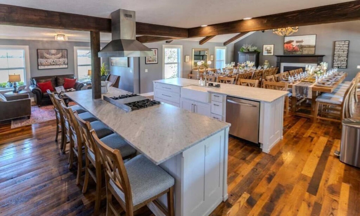 Salina Cabin | Whispering Prairie