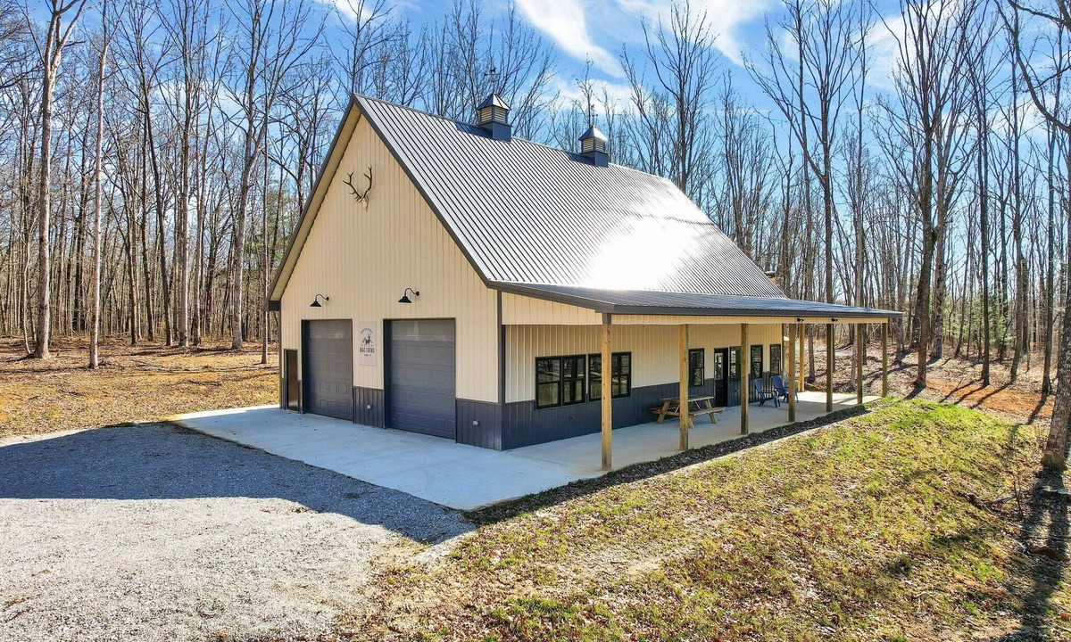 Sewanee House | Whitetail Lodge - Relaxing Retreat in private forest Spring Deals