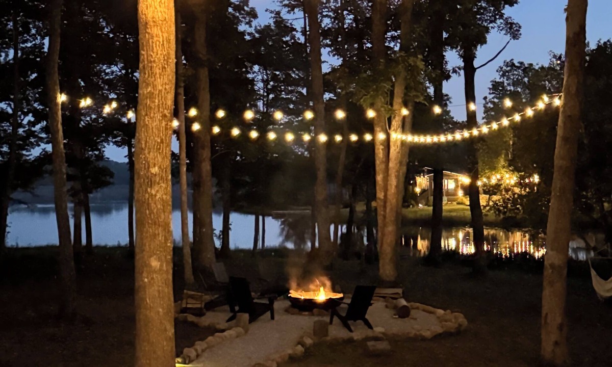 Tracy City Cabin | Wildflower at Water's Edge: Modern Cabin + EV Charger and Canoe