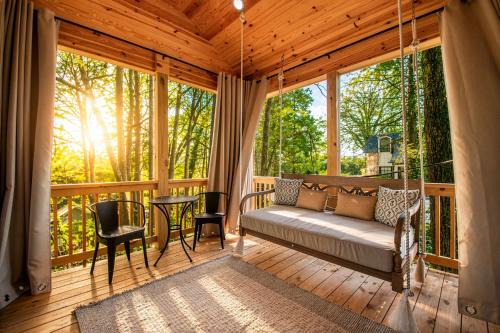 Lookout Mountain Hotel | Wildwood Room on Lookout Mountain
