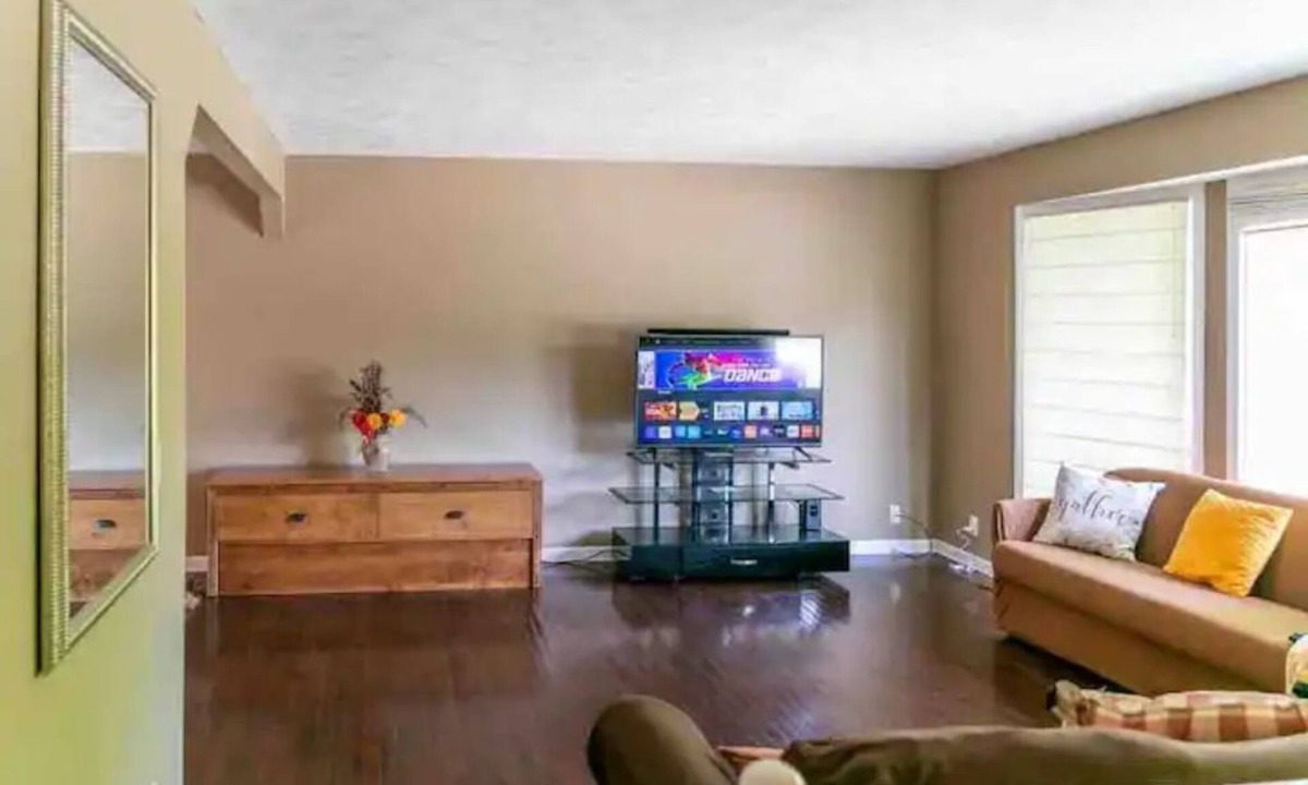 North Central Omaha House | Willit. Stylish pet friendly home. No pet fee