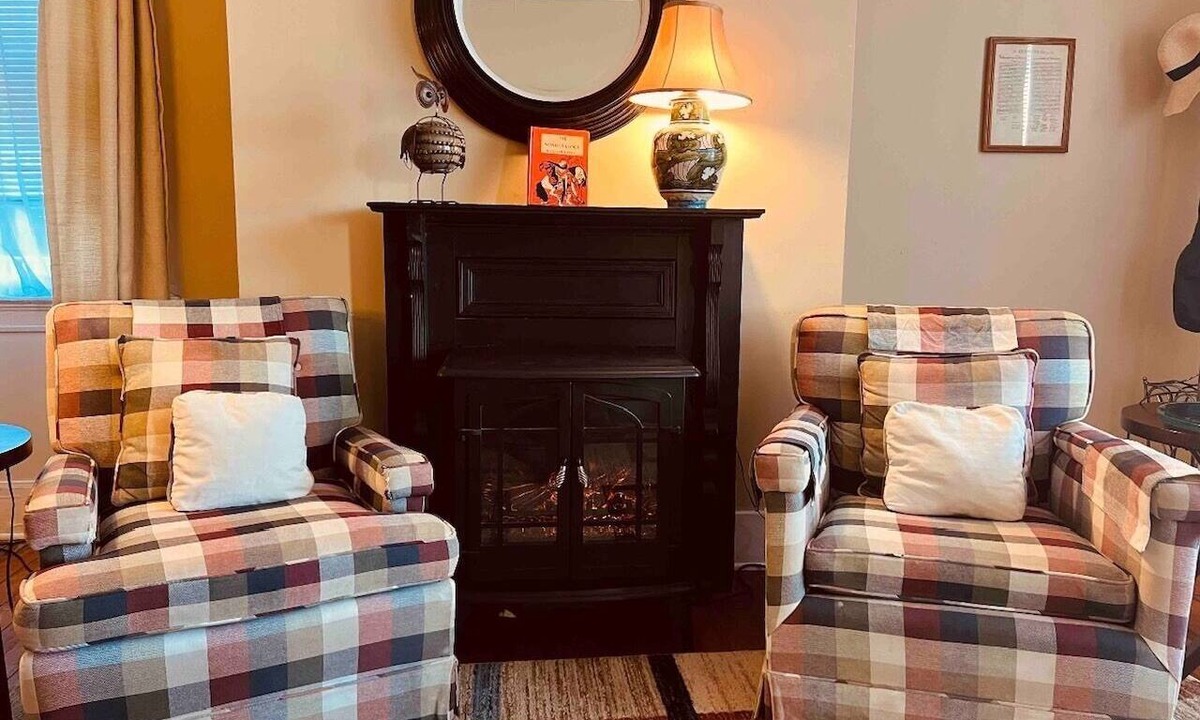 Winchester Apartment | WonderClock House downtown vintage duplex w/porches, steps to Handley Library