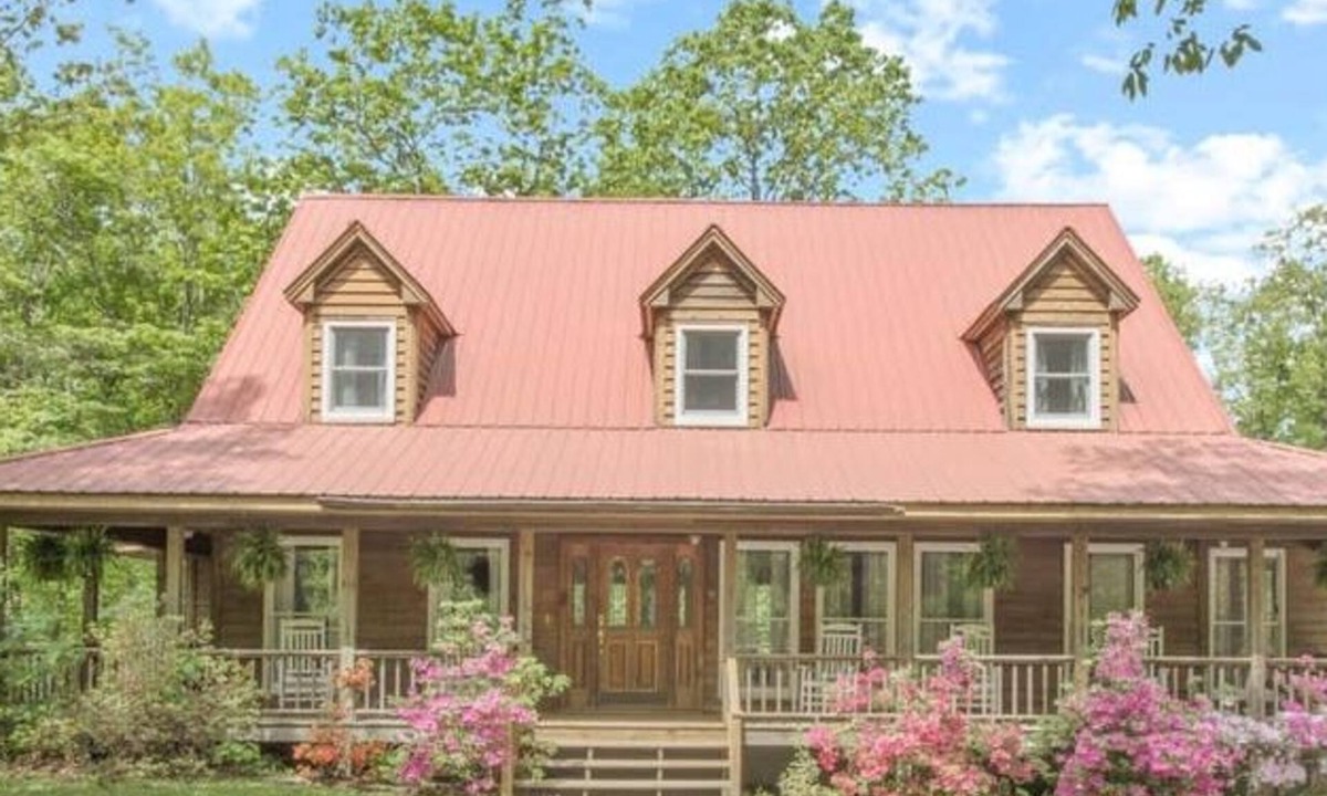 Rising Fawn House | Wooded Retreat with Game Area and Hot Tub! Scenic