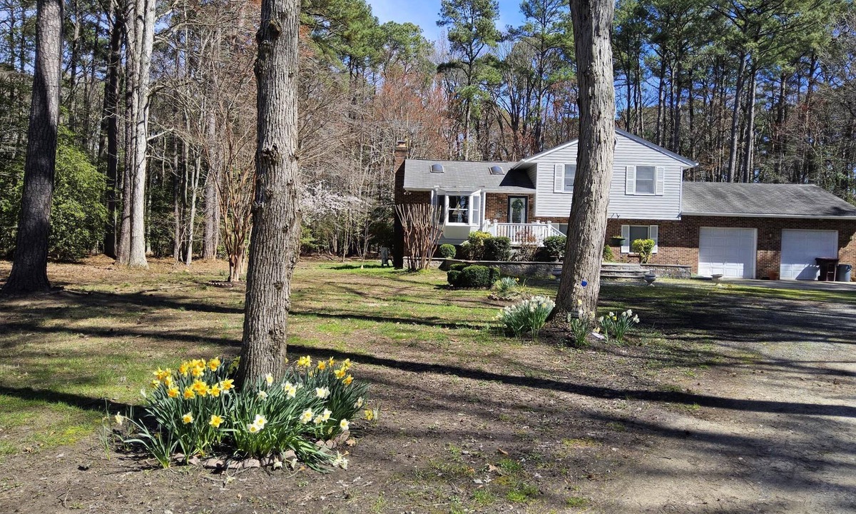 Stevensville House | Woodland Retreat on Kent Island: 5 beds, 5 miles from Bay Bridge, on 5 acres.