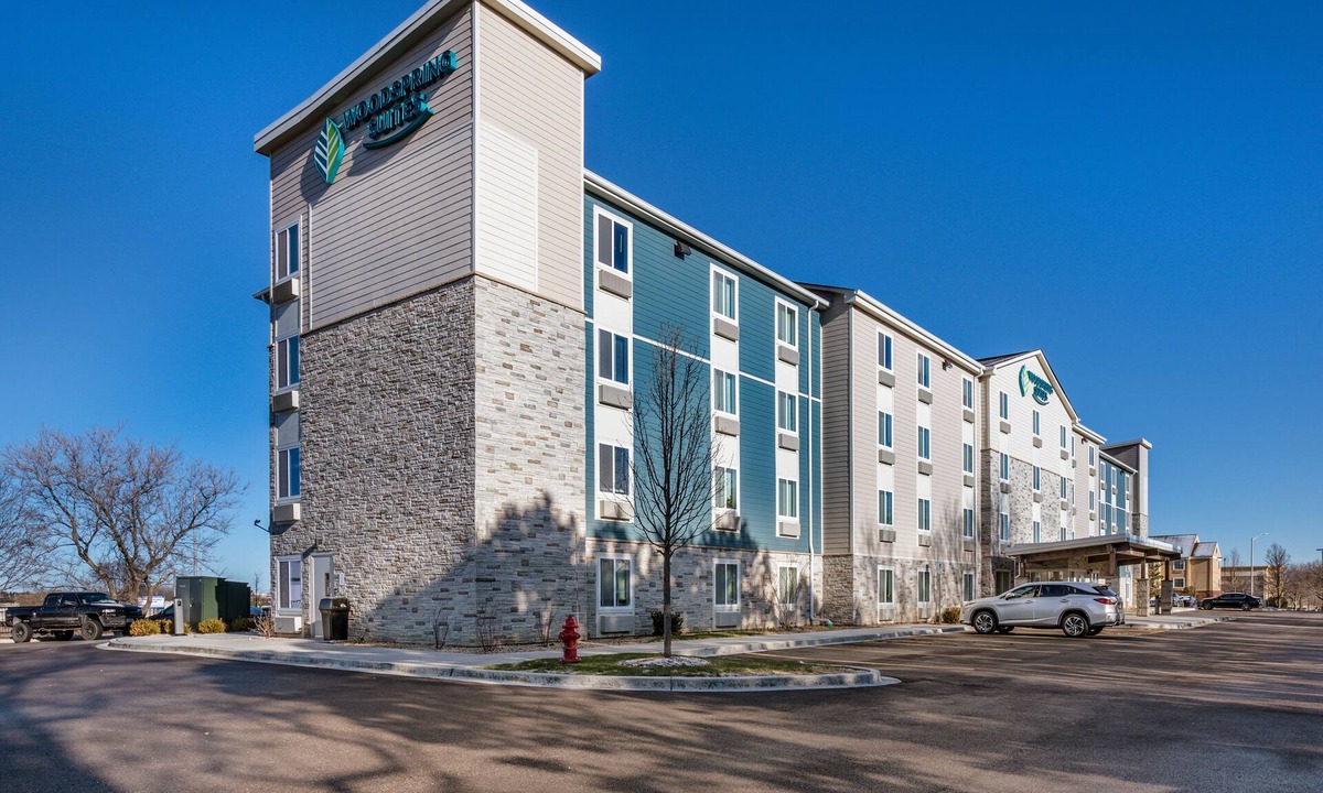 Libertyville Hotel | WoodSpring Suites Libertyville - Chicago