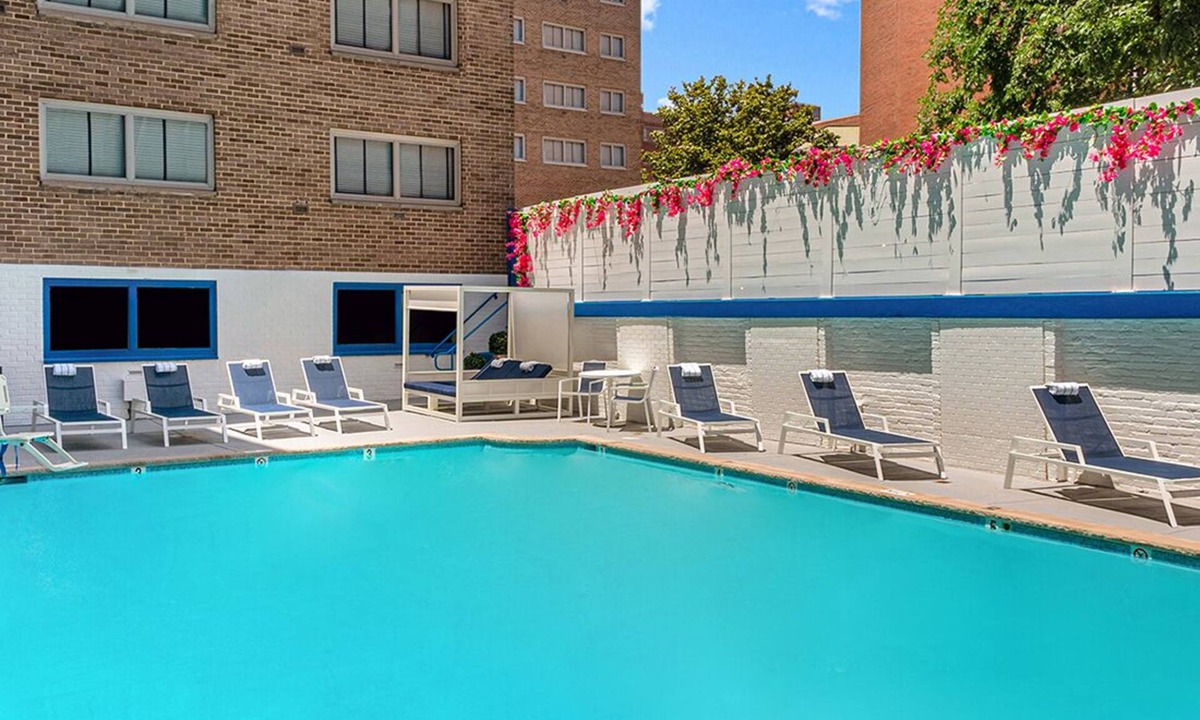 Dupont Circle Hotel | Workspace-Friendly DC Stay Near Metro & Local Eats | 4 Units