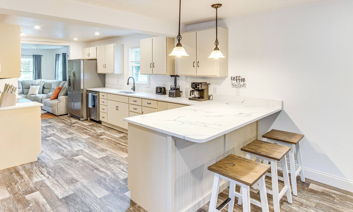 York Cottage | York Farmhouse Hideaway Near Lake Redman