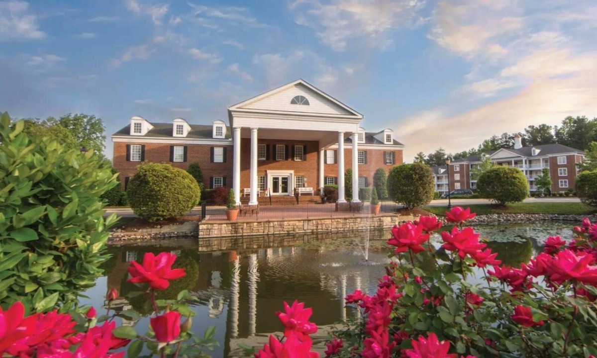 Stonehouse Resort | Your Historic Escape Awaits at Holiday Inn Club Vacations Williamsburg- 2 Bd.