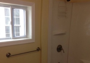 2 bedroom 1 bath condo East Side of 21st and New Jersey Ave