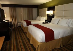 2 Stylish Units for Business Travel, Breakfast, Park