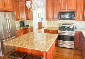 3 Bdrm w/ Office in Downtown Franklin