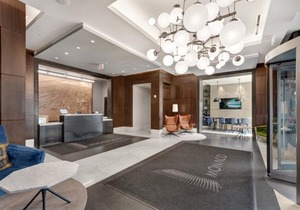 Bluebird Suites near the Path