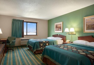 Coratel Inn & Suites New Richmond - Comfort 2 Queen Bed Non-Smoking