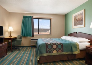 Coratel Inn & Suites New Richmond - 1 King Bed Non-Smoking